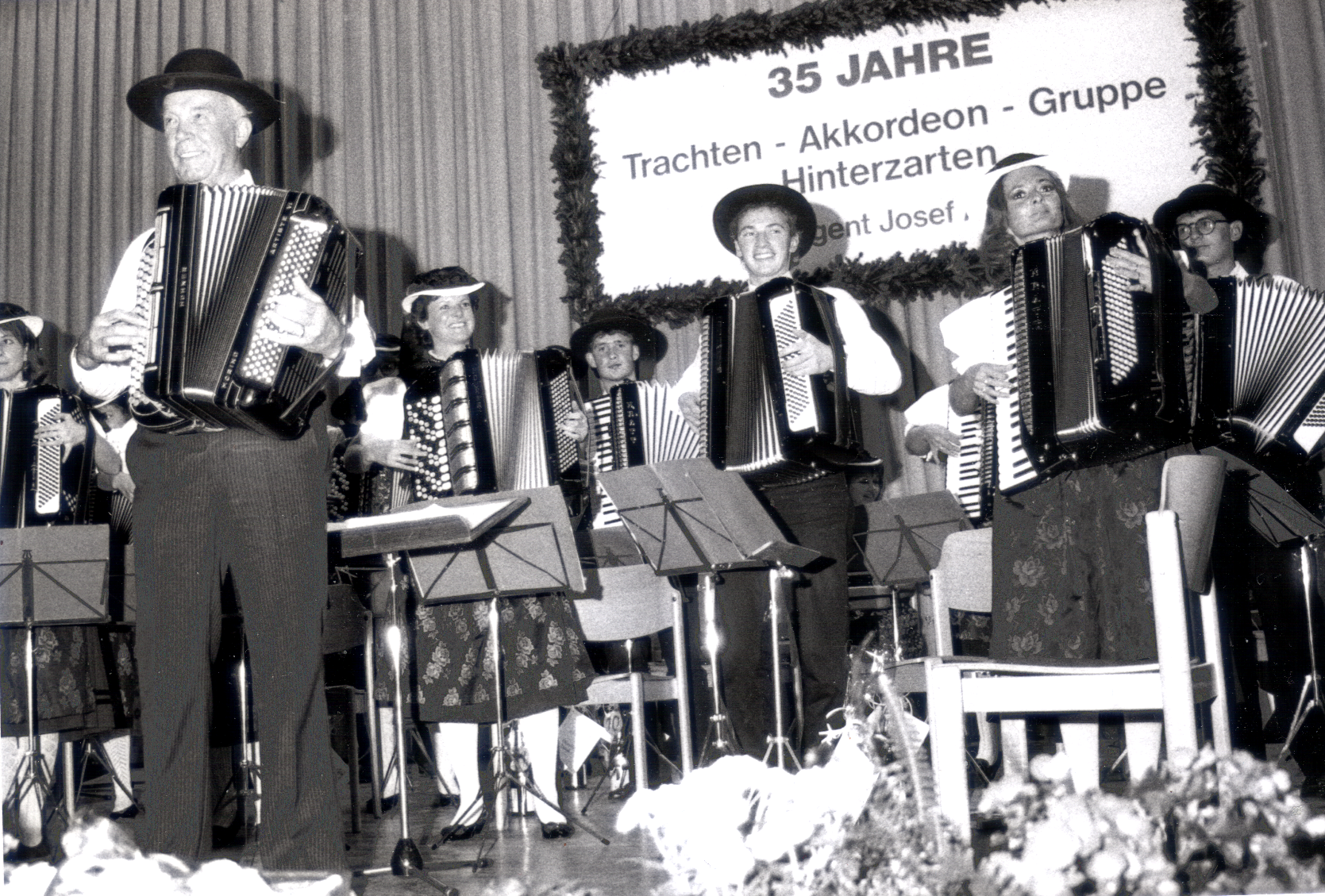 Dirigentenwechsel und Jubiläum 35 Jahre Trachten-Akkordeongruppe - Oktober 1991